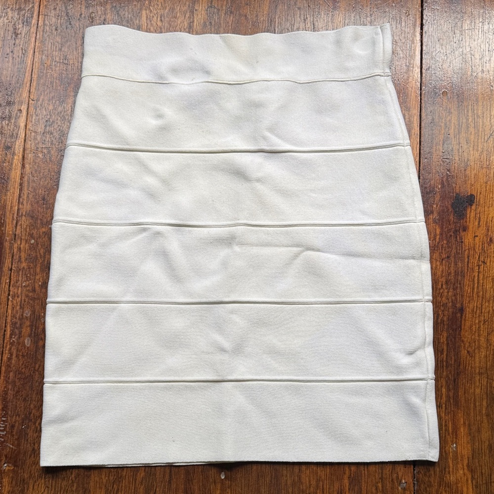 BCBG Off-White Bandage Mini Skirt from early 2000’s - Size Small